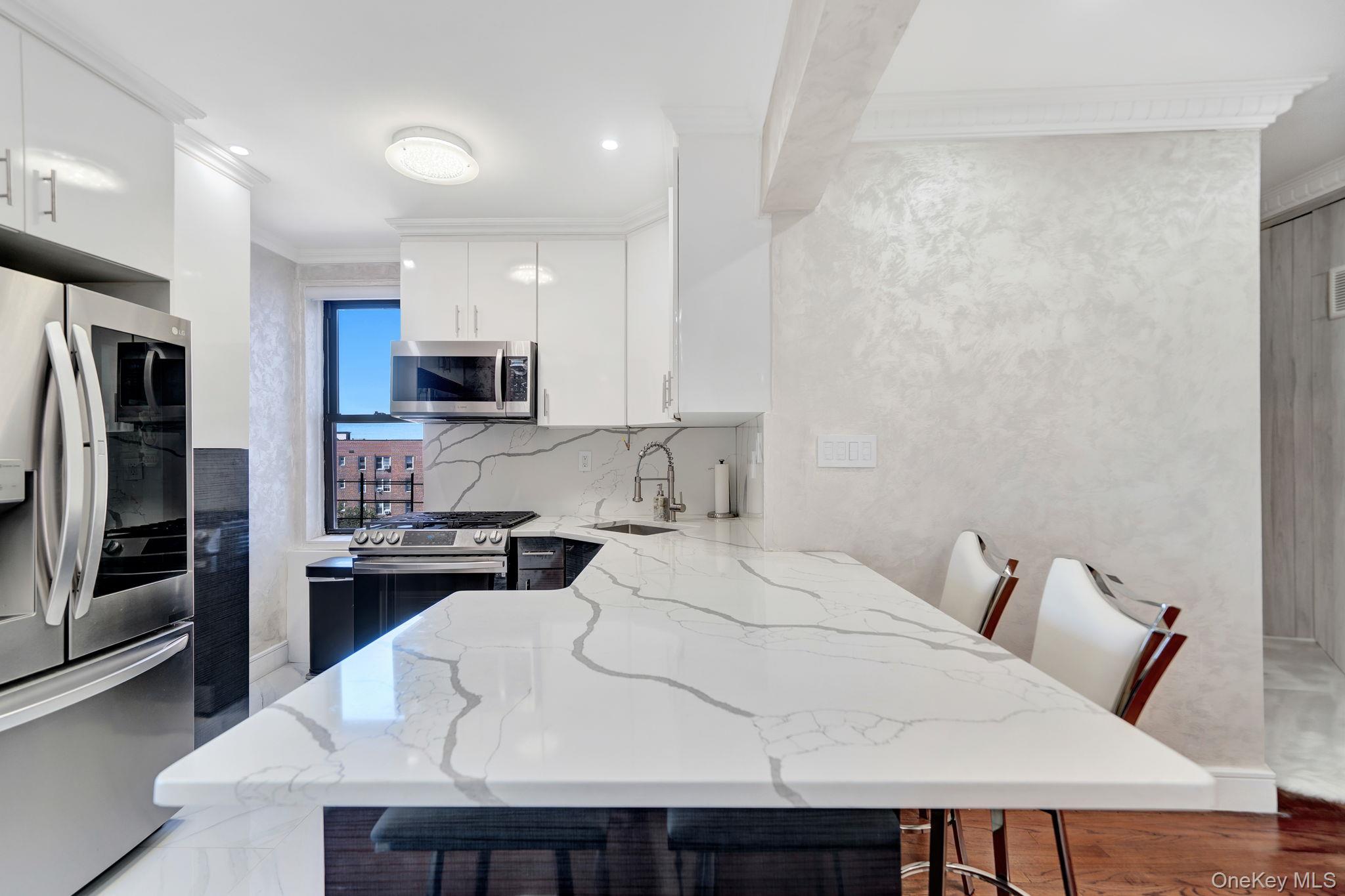139-21 85th Drive, Unit 5B photo 9