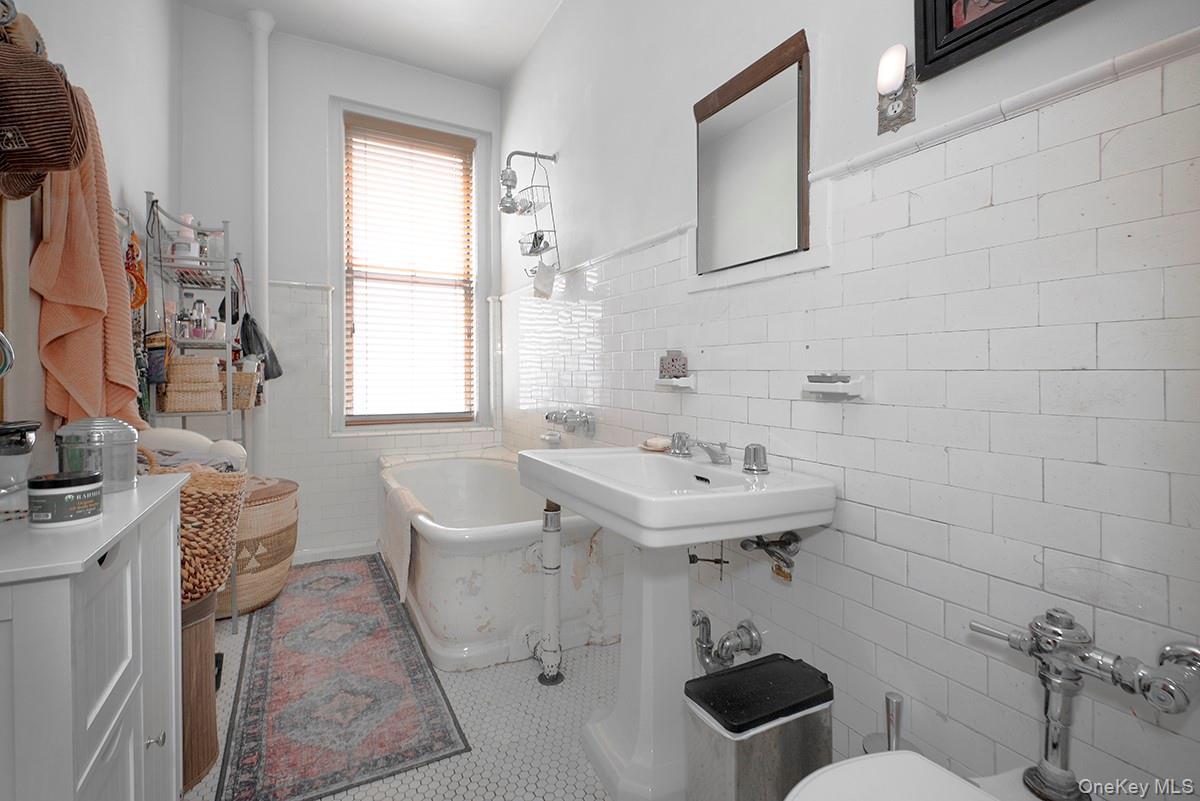 800 Riverside Drive, Unit 1G photo 13