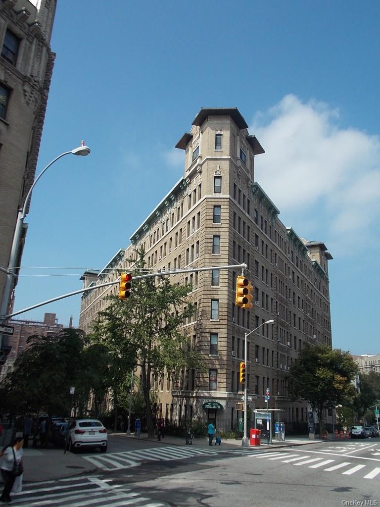 800 Riverside Drive, Unit 1G photo 15