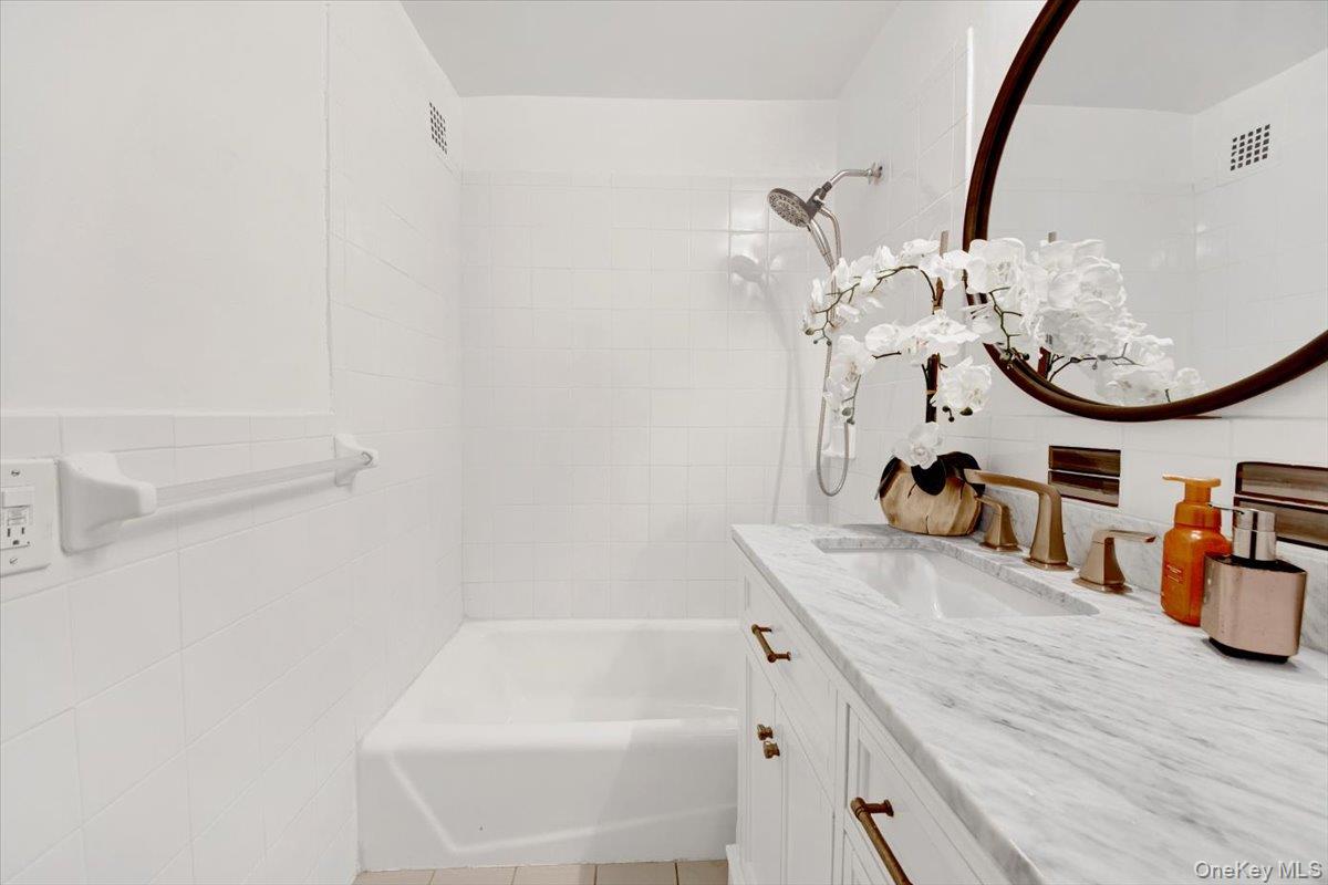 1 Balint Drive, Unit 366 photo 16