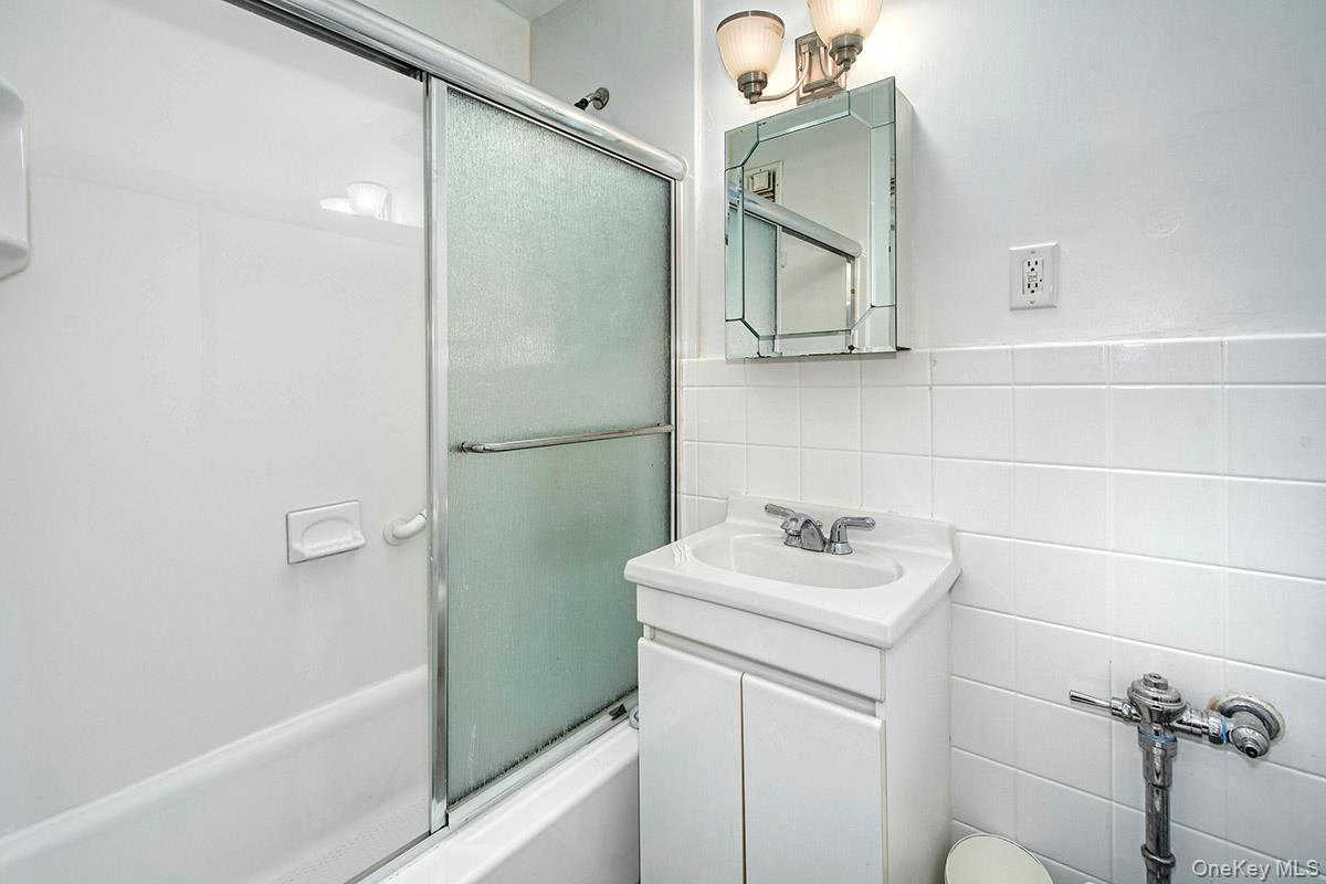 609 Kappock Street, Unit 3F photo 20