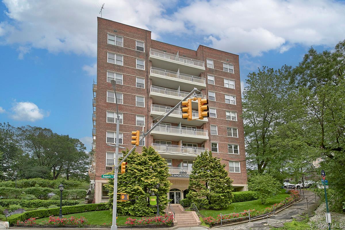 609 Kappock Street, Unit 3F photo 2