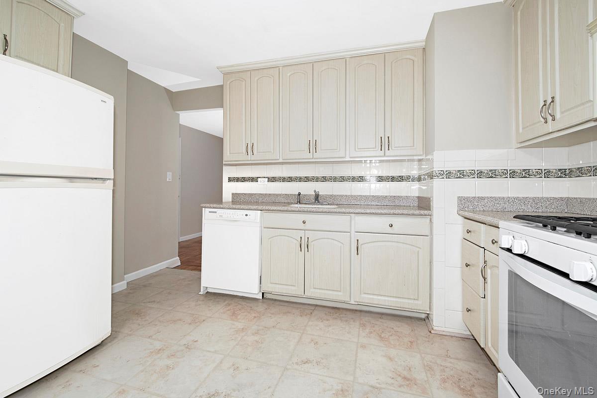 609 Kappock Street, Unit 3F photo 8