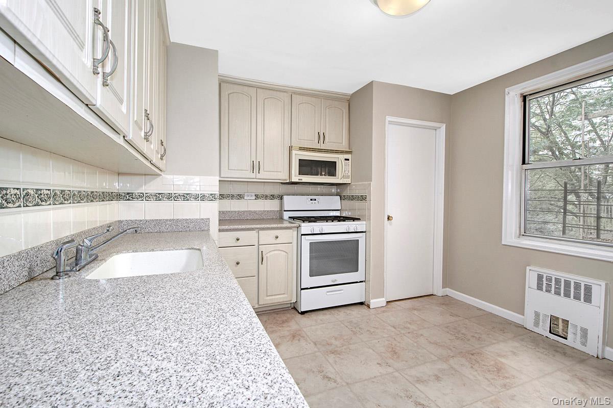 609 Kappock Street, Unit 3F photo 7
