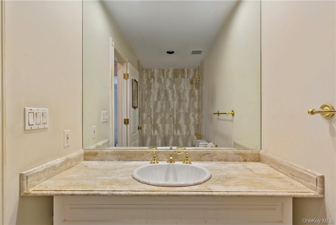 6 Love Lane – For Sale photo 29