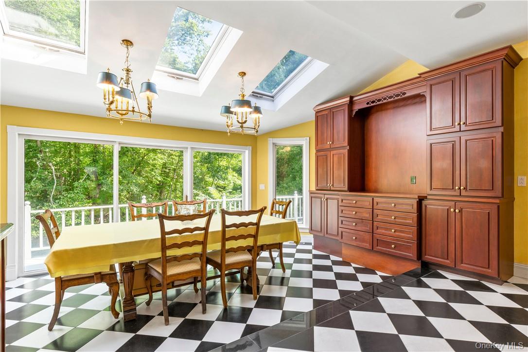 6 Love Lane – For Sale photo 16