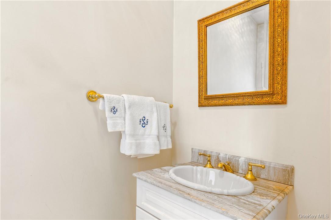 6 Love Lane – For Sale photo 17