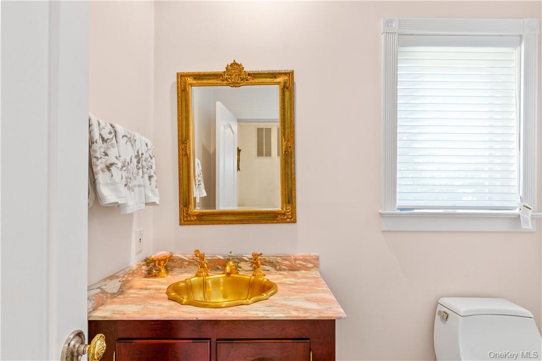 6 Love Lane – For Sale photo 12