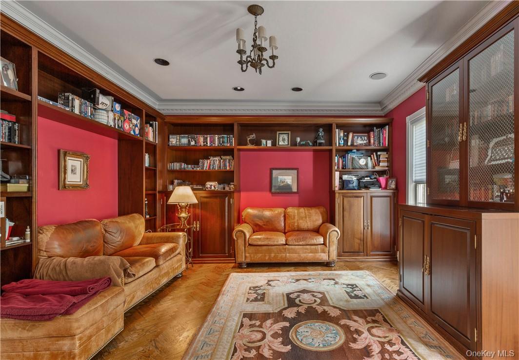 6 Love Lane – For Sale photo 10