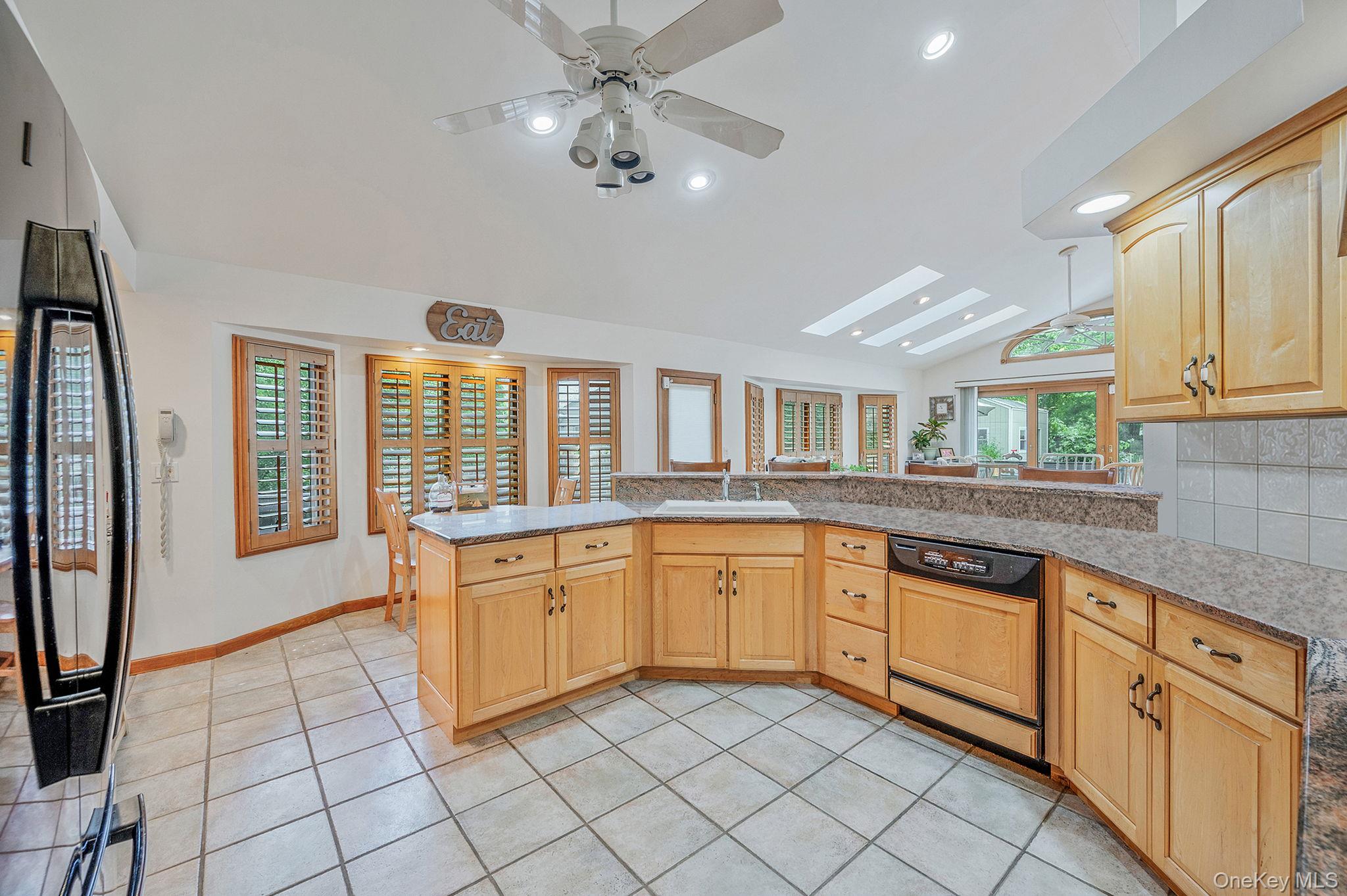 6 Bay Drive – For Rent photo 5