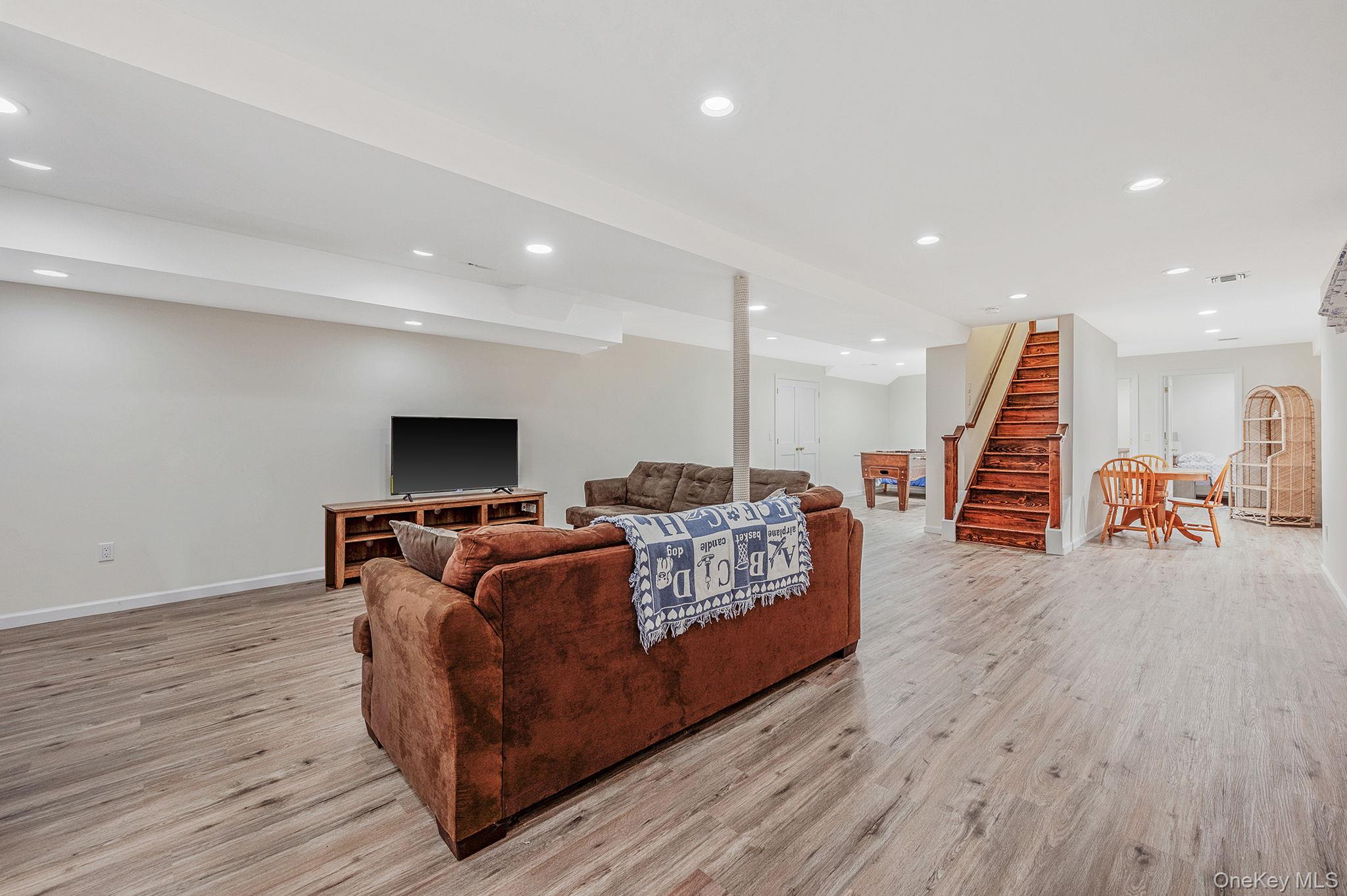 6 Bay Drive – For Rent photo 22