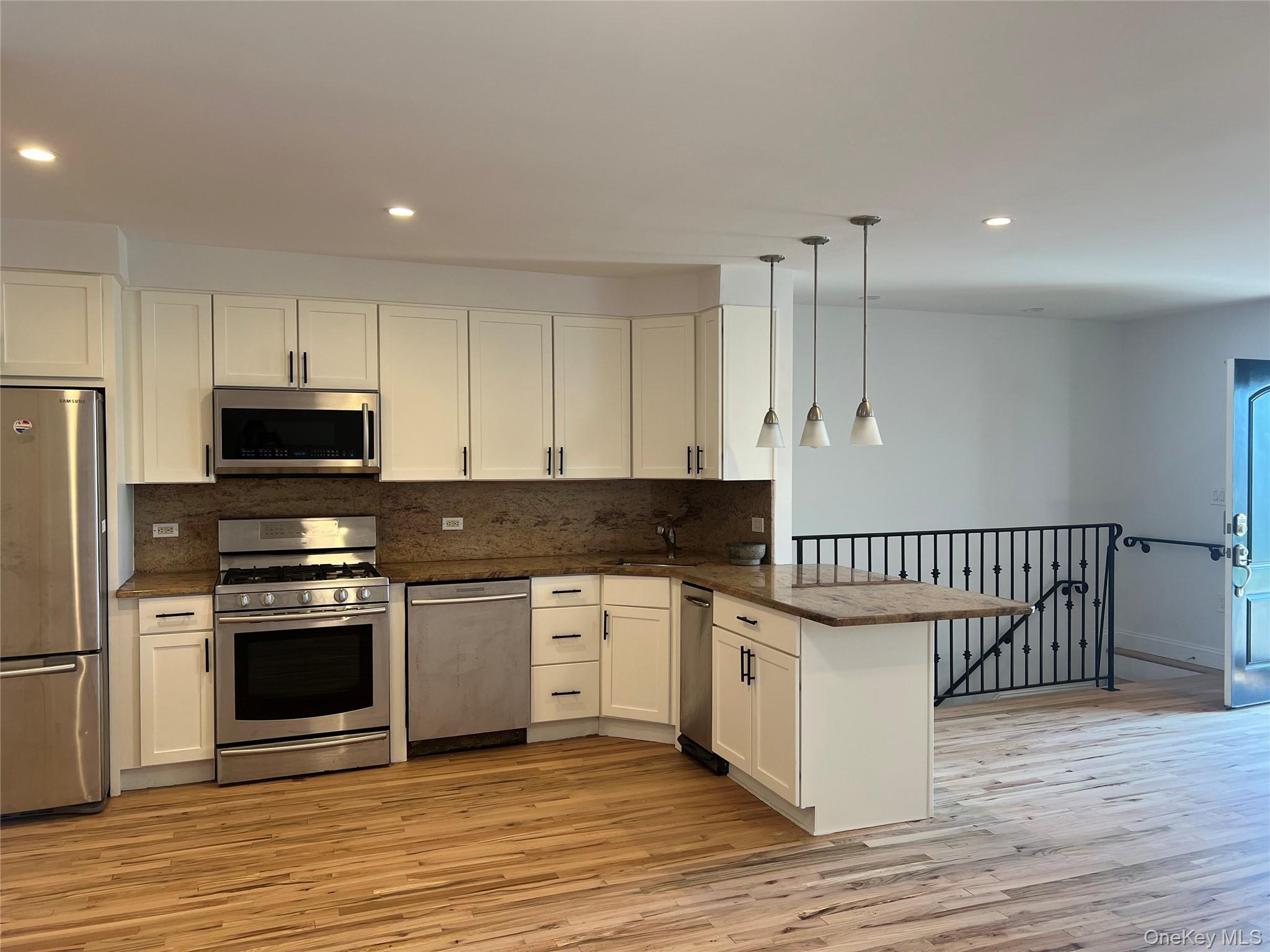 10008 Shore Front Parkway, Unit 20A photo 4