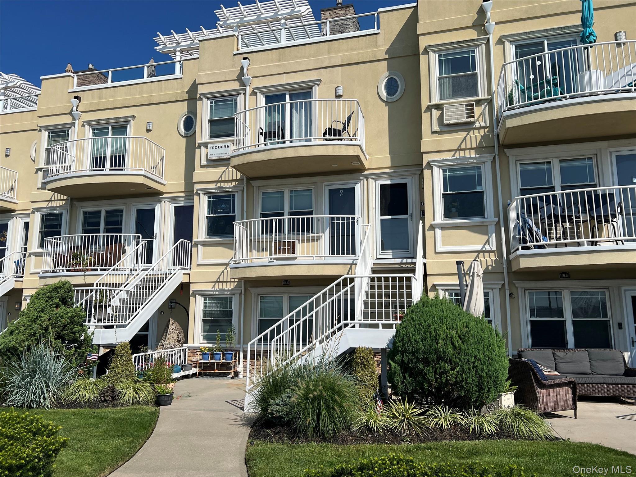 10008 Shore Front Parkway, Unit 20A photo 2