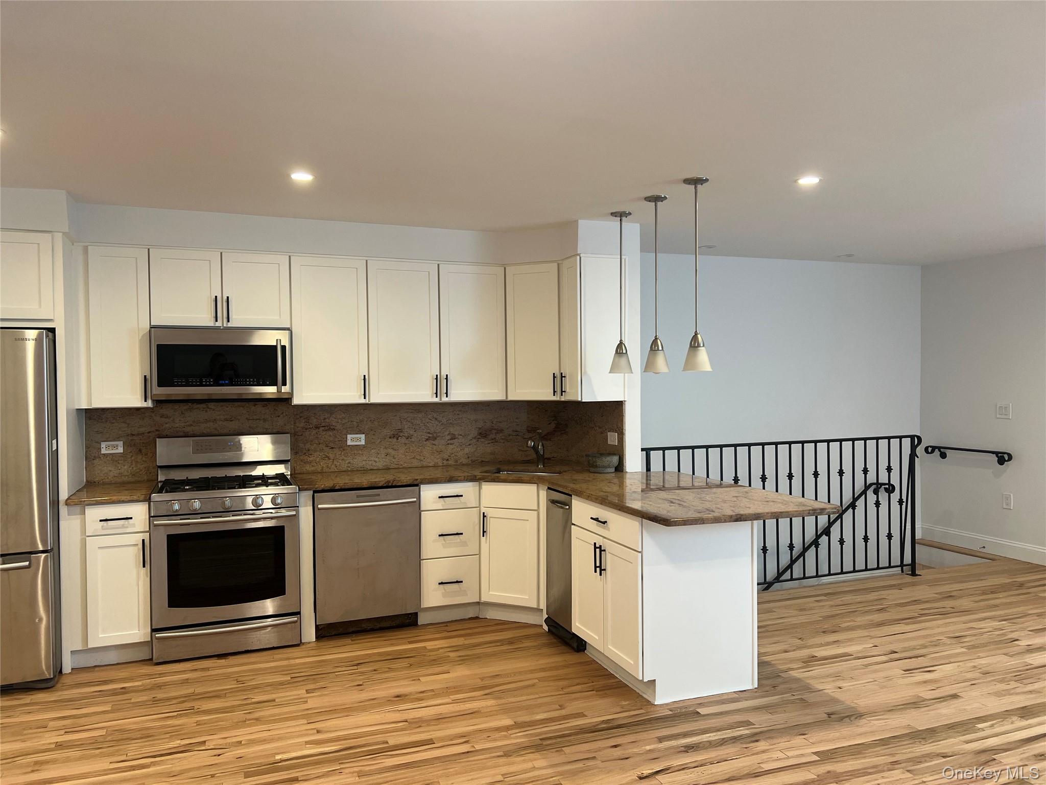 10008 Shore Front Parkway, Unit 20A photo 10