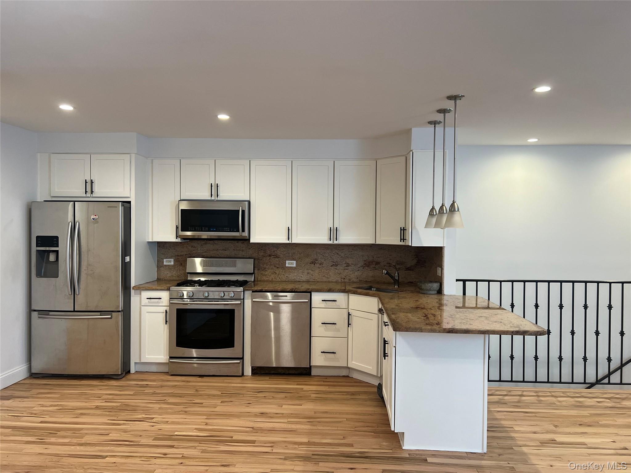 10008 Shore Front Parkway, Unit 20A photo 9