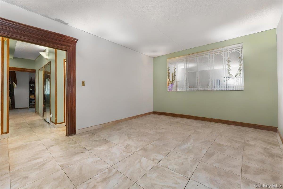 1475 Crotona Place – For Sale photo 11