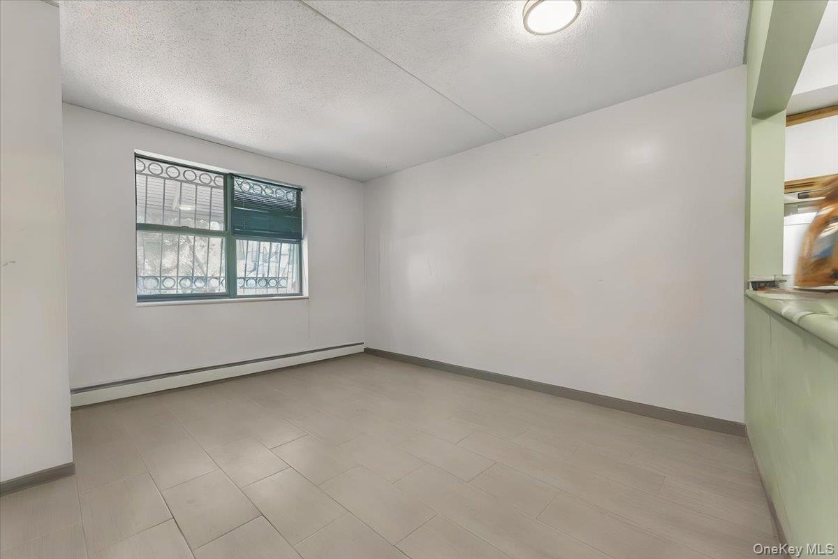 1475 Crotona Place – For Sale photo 4