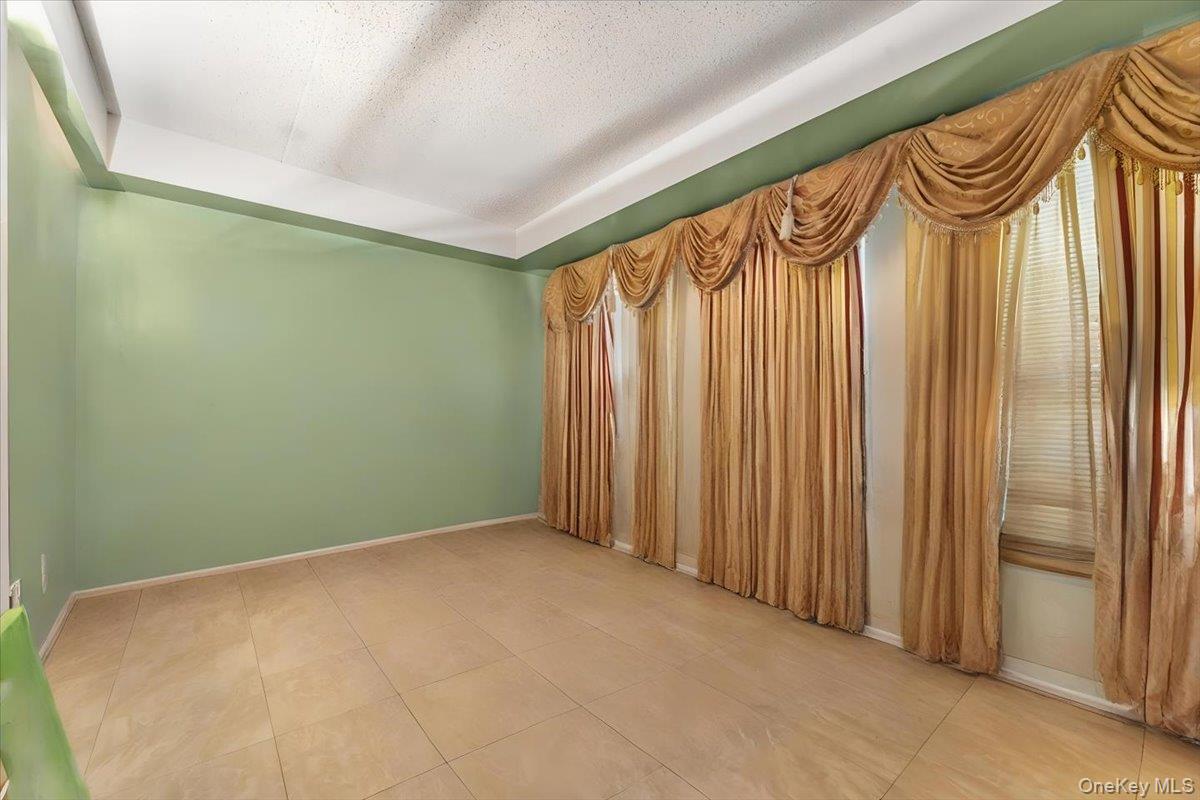 1475 Crotona Place – For Sale photo 14
