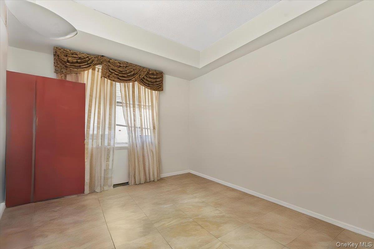 1475 Crotona Place – For Sale photo 12