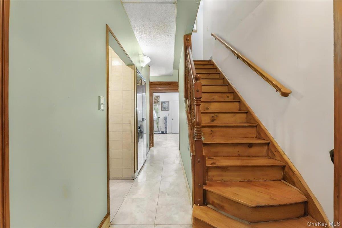 1475 Crotona Place – For Sale photo 9