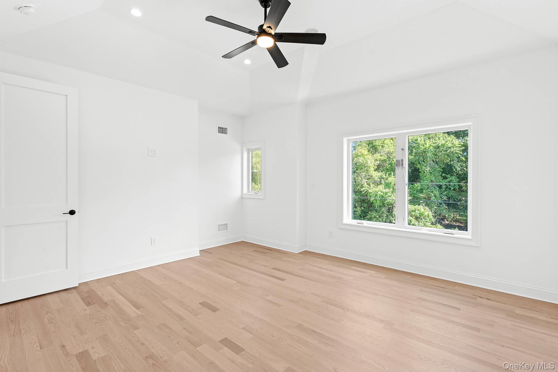 1900 Gillette Drive – For Sale photo 12
