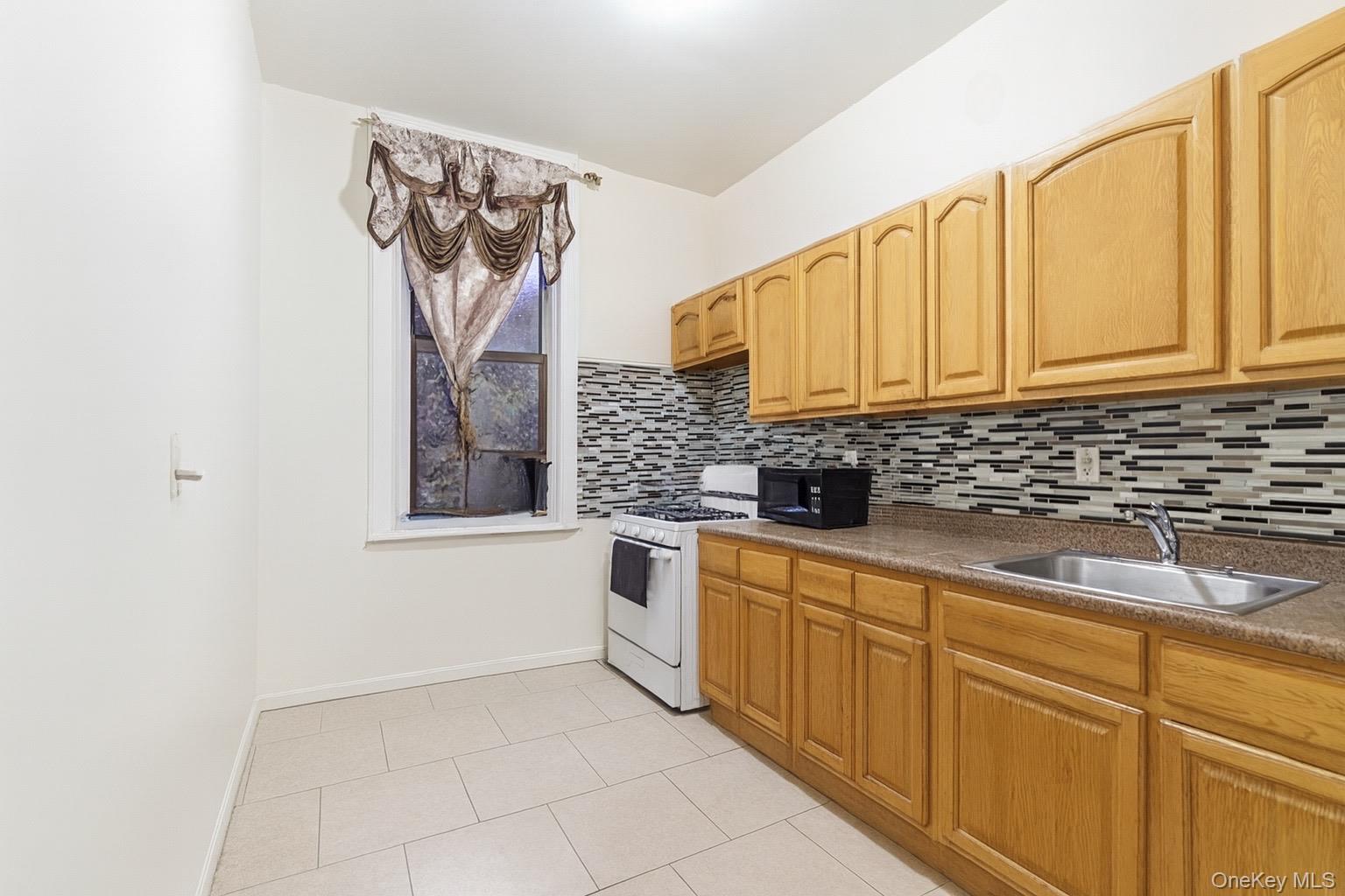 1040 Clay Avenue – For Sale photo 11