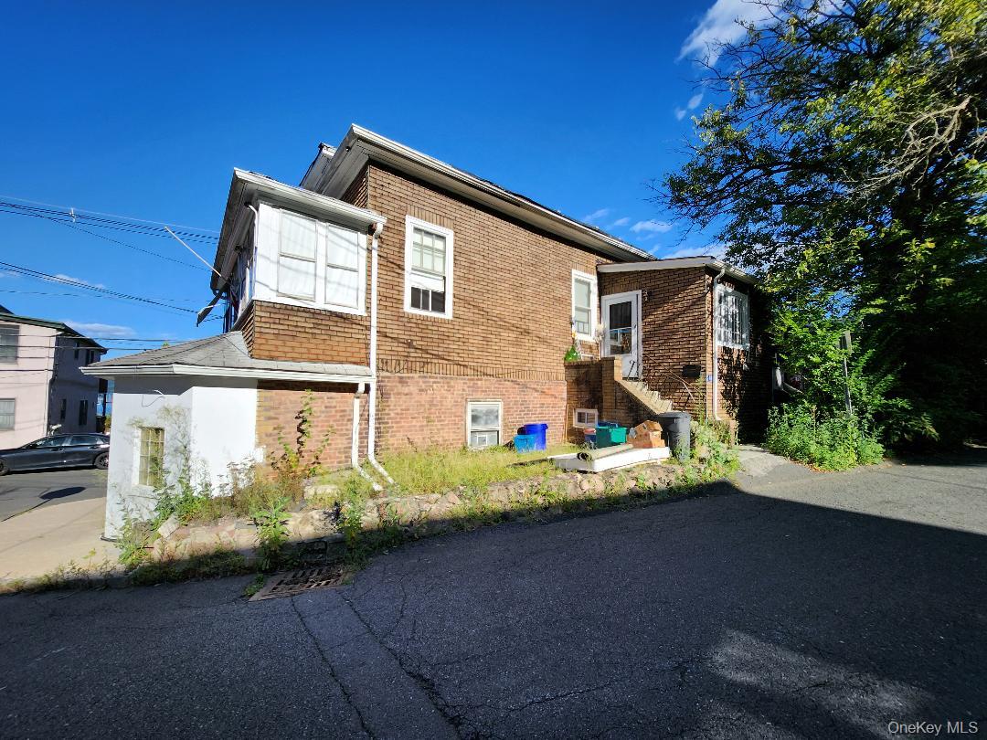 48 – 50 Kinney Street – For Sale