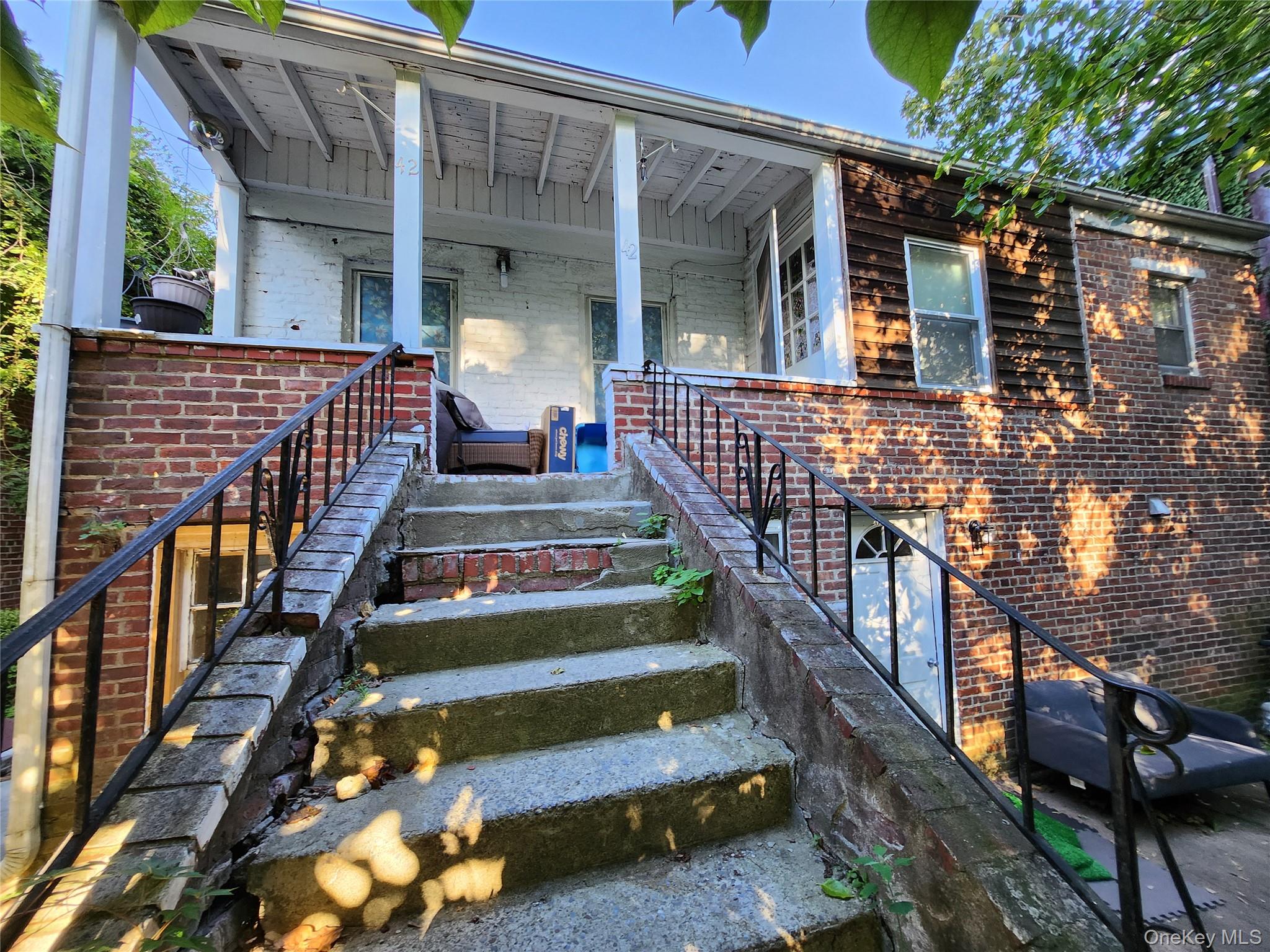 42 Kinney Street – For Sale