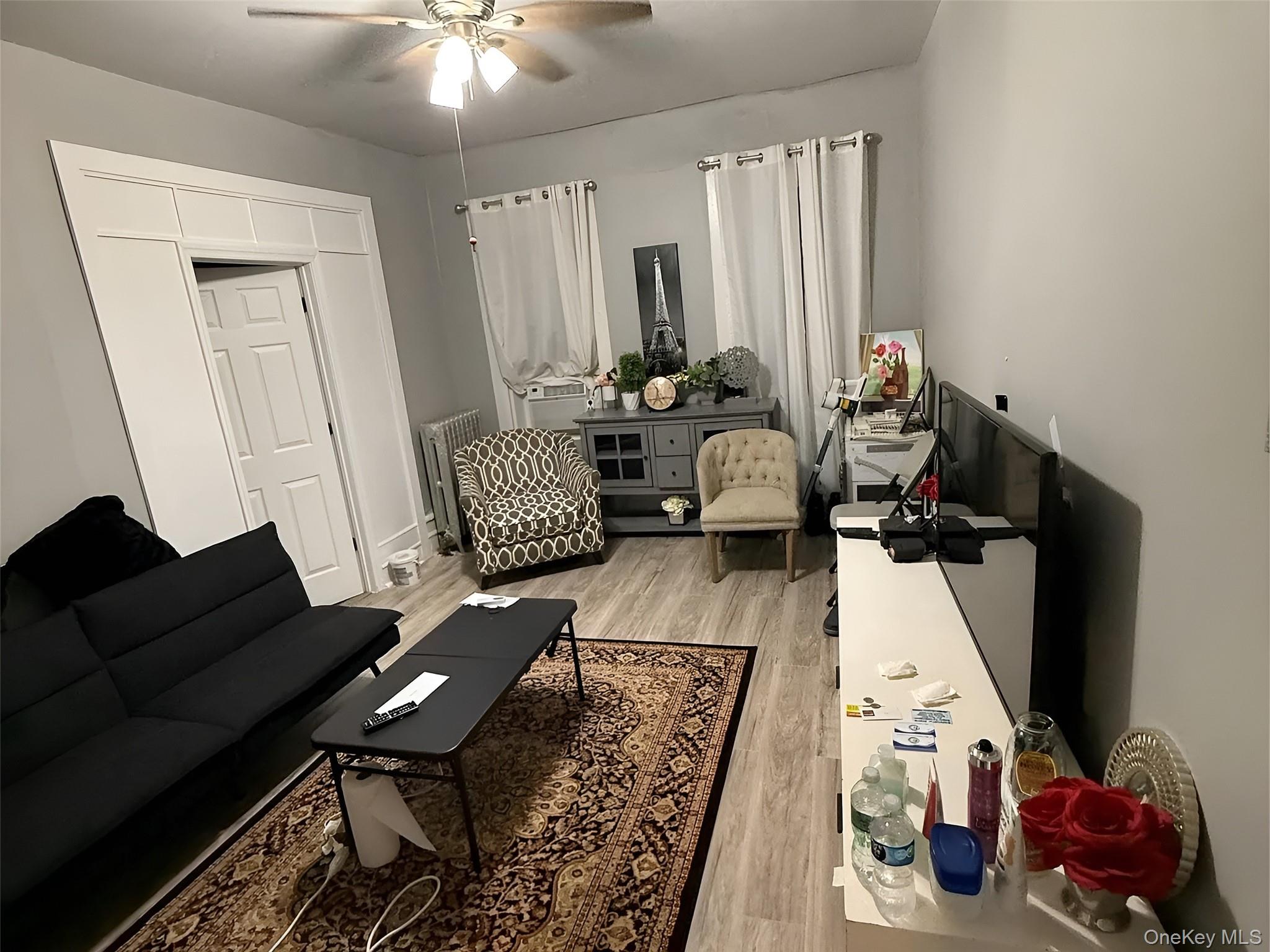 950 Hoe Avenue, Unit 4D photo 2