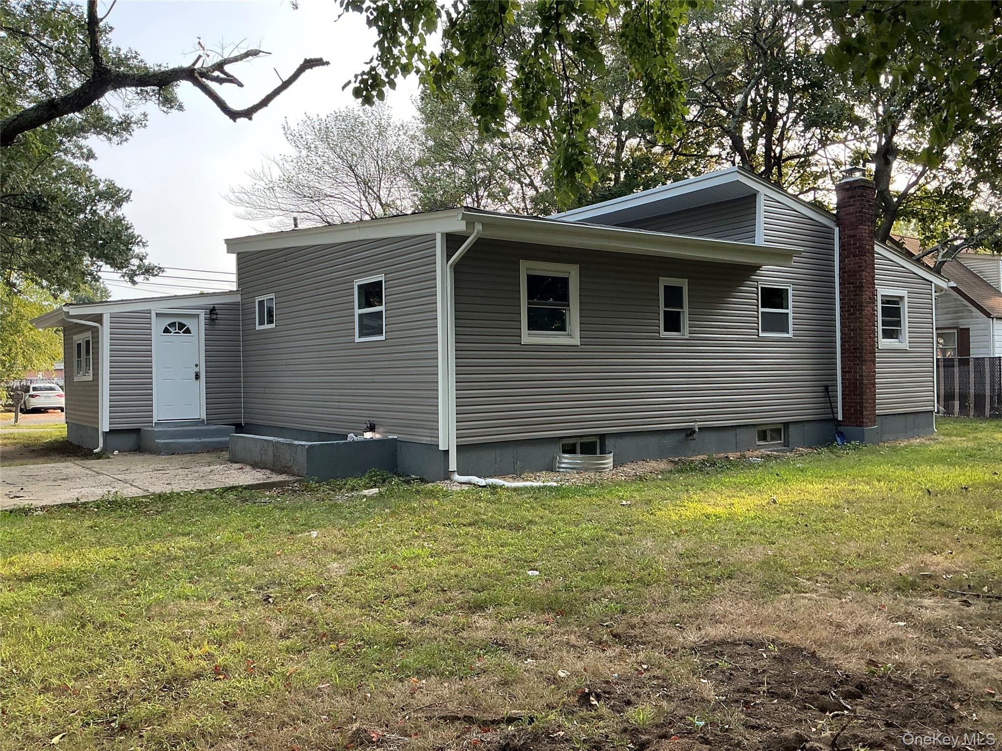 248 E Shore Road – For Sale photo 45