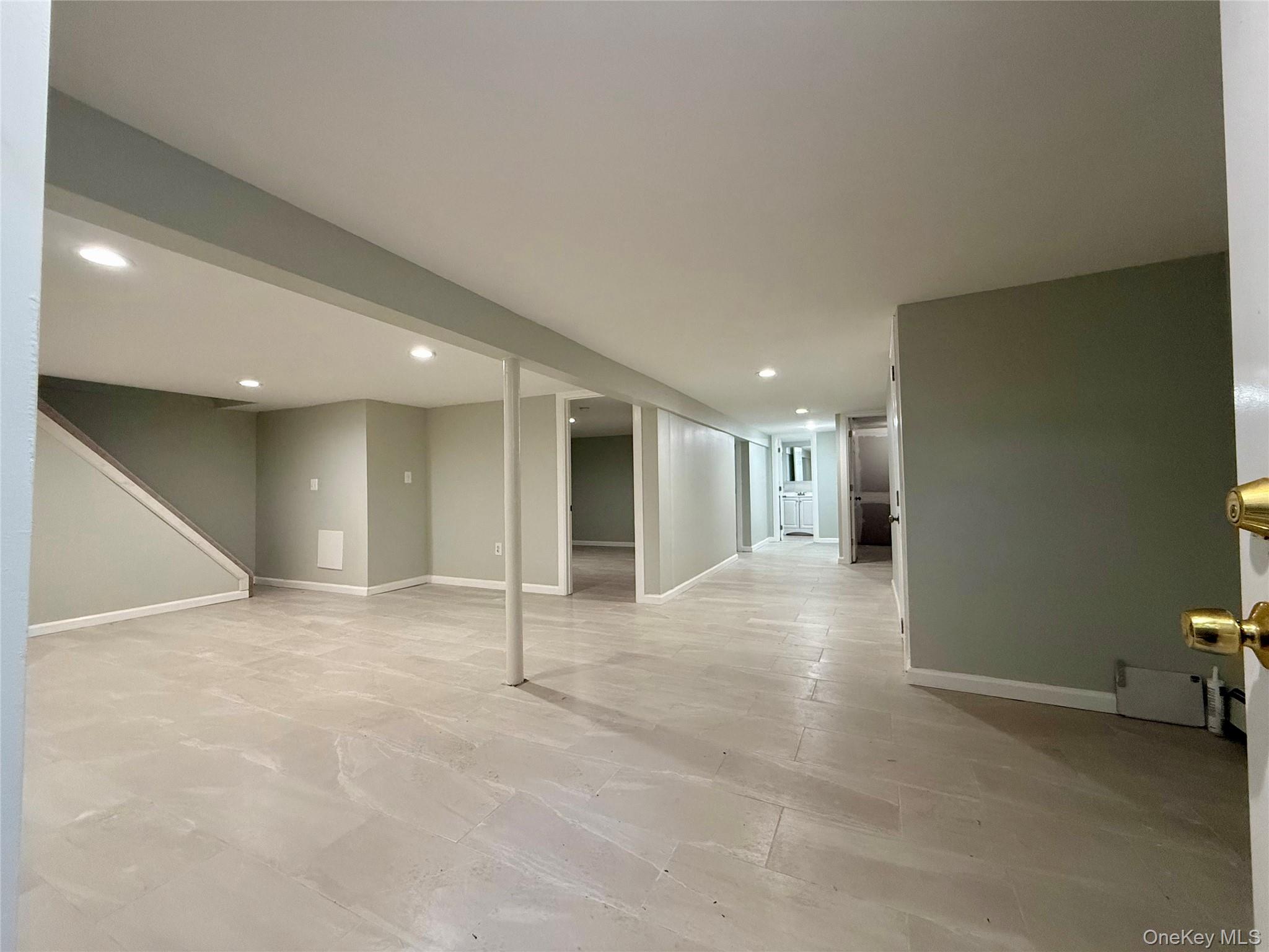 248 E Shore Road – For Sale photo 38