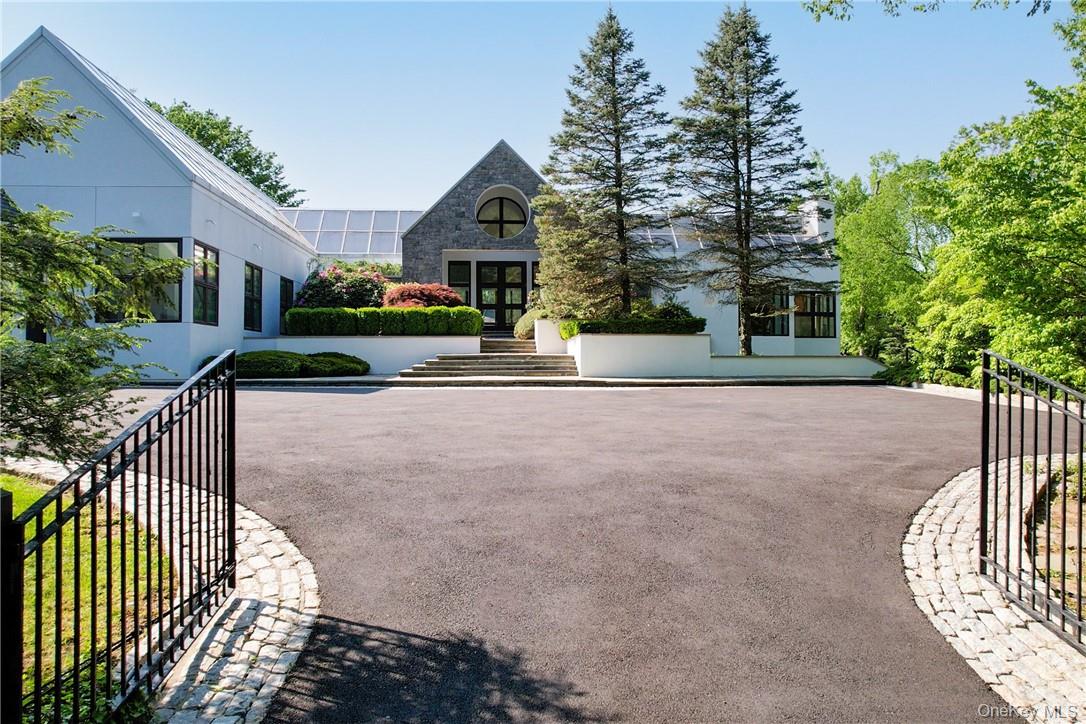 40 Polly Park Road – For Sale photo 3