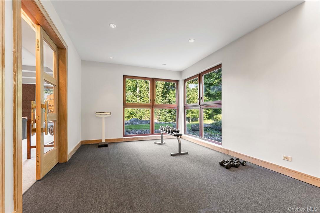 40 Polly Park Road – For Sale photo 32