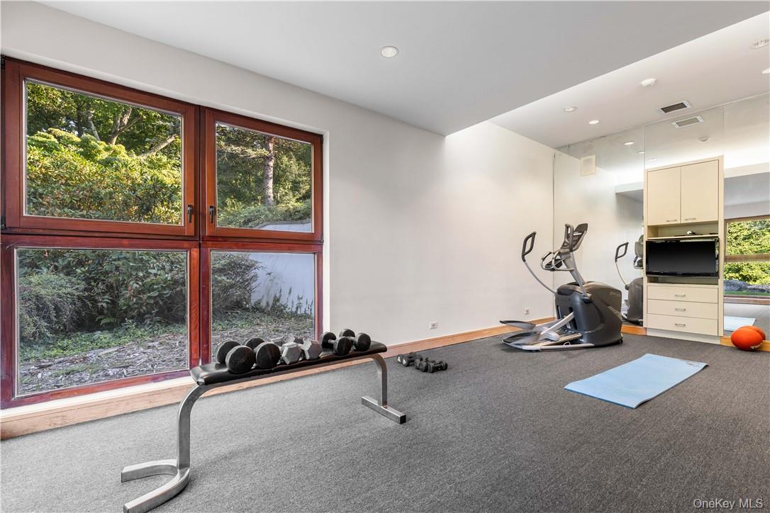 40 Polly Park Road – For Sale photo 31