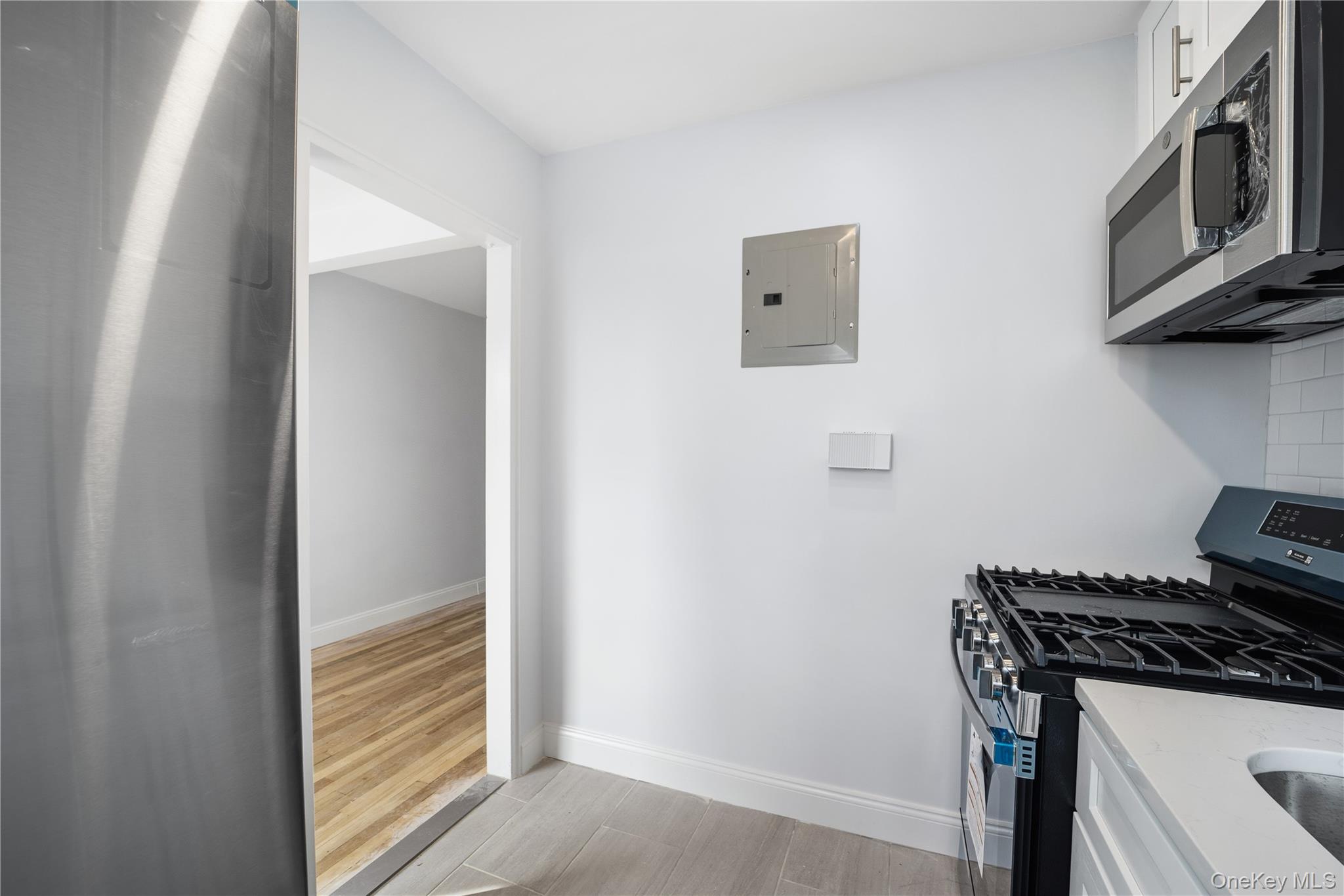 228-08 Stronghurst Avenue, Unit Lower photo 11