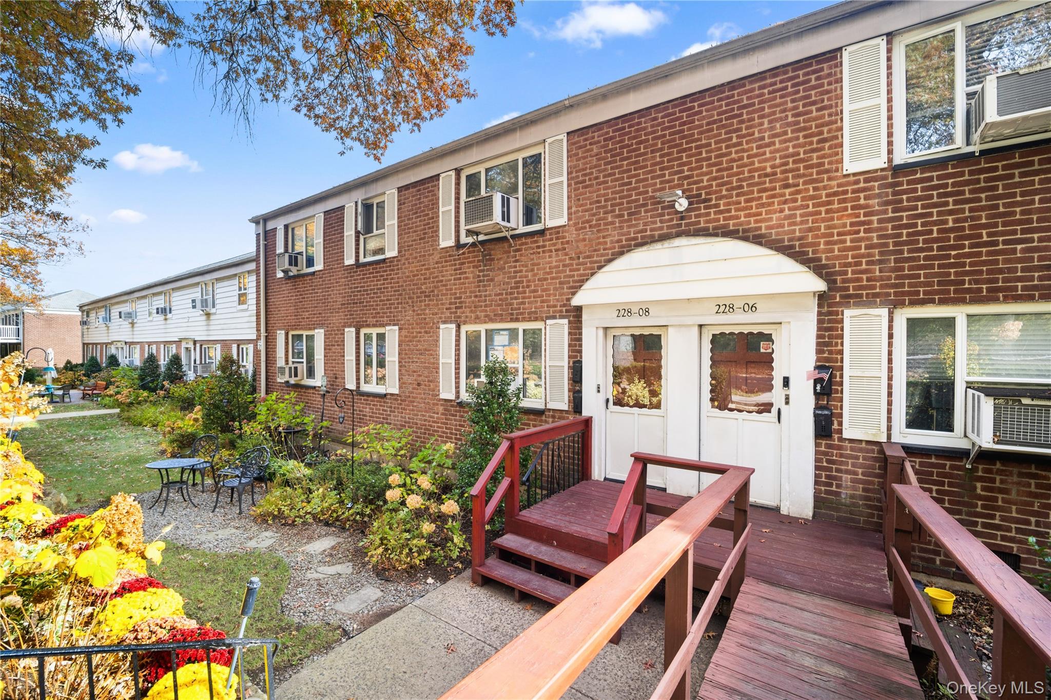 228-08 Stronghurst Avenue, Unit Lower photo 3