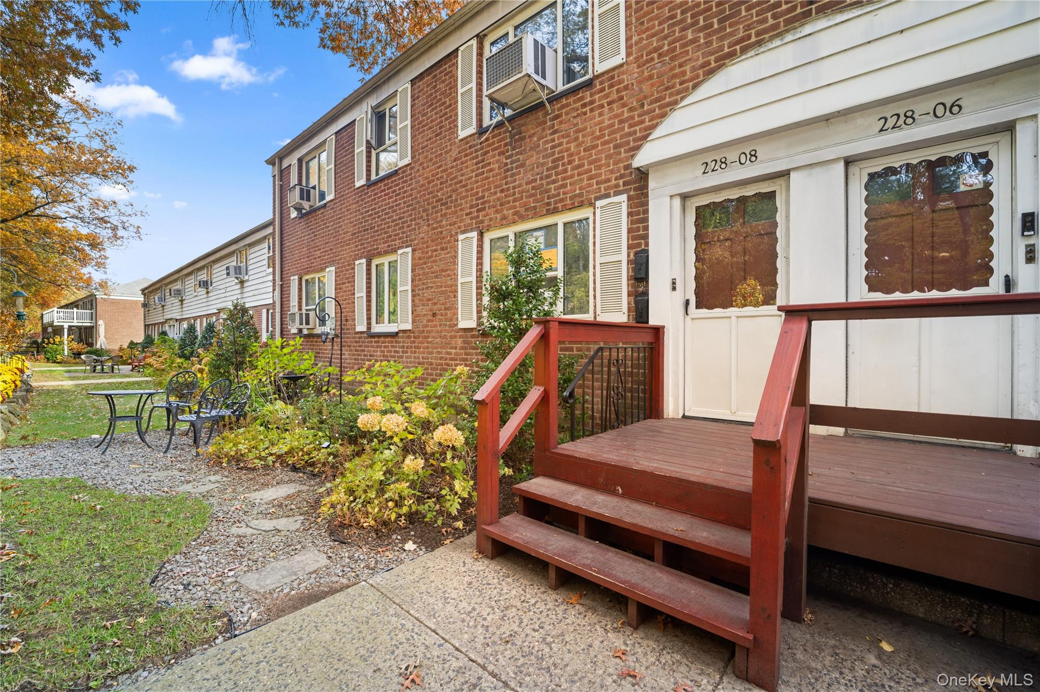228-08 Stronghurst Avenue, Unit Lower photo 2