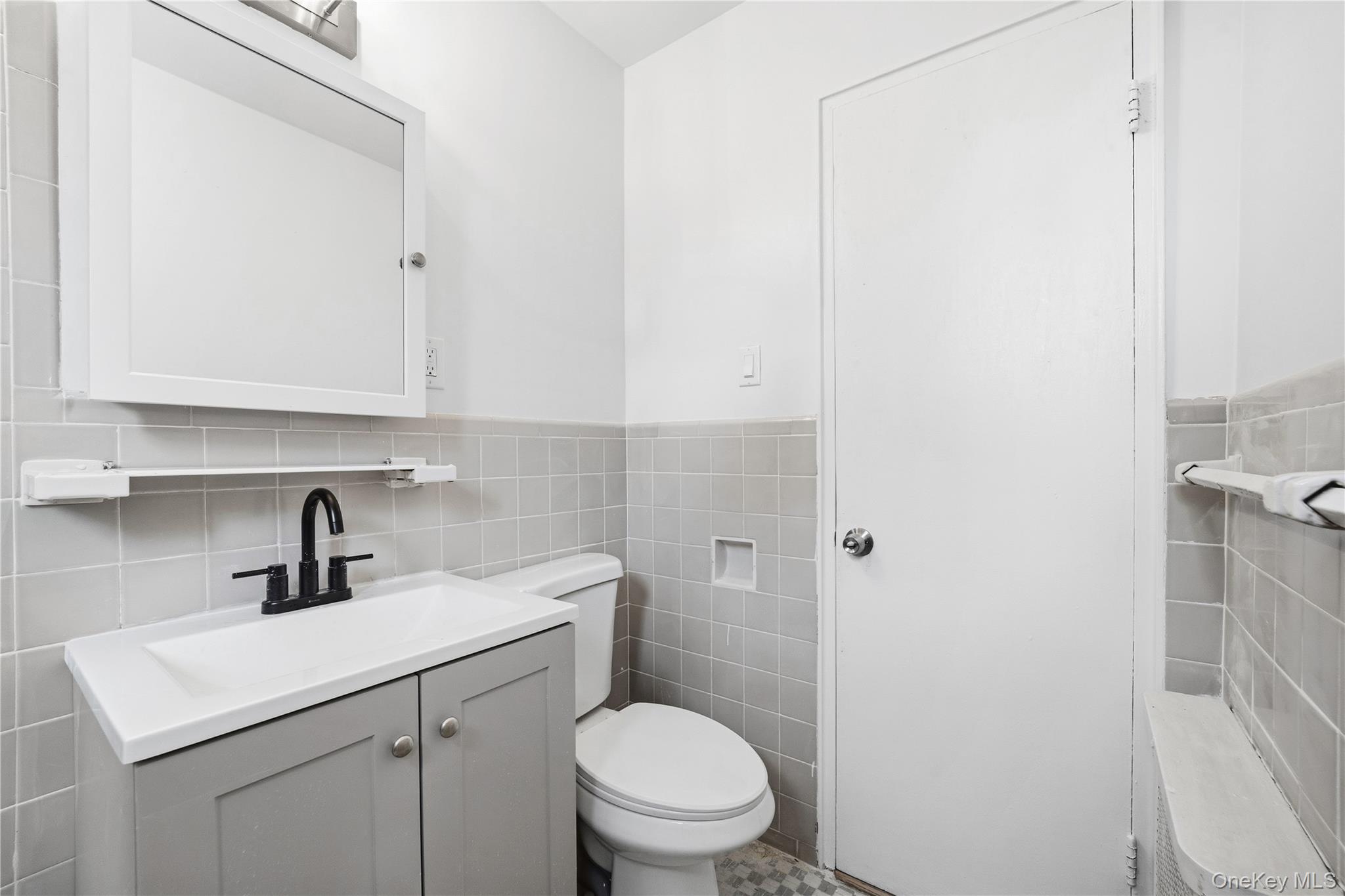 228-08 Stronghurst Avenue, Unit Lower photo 18