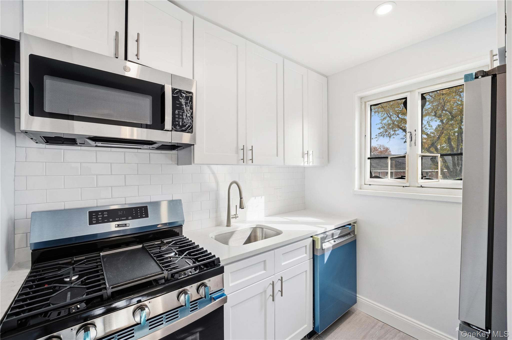 228-08 Stronghurst Avenue, Unit Lower photo 9