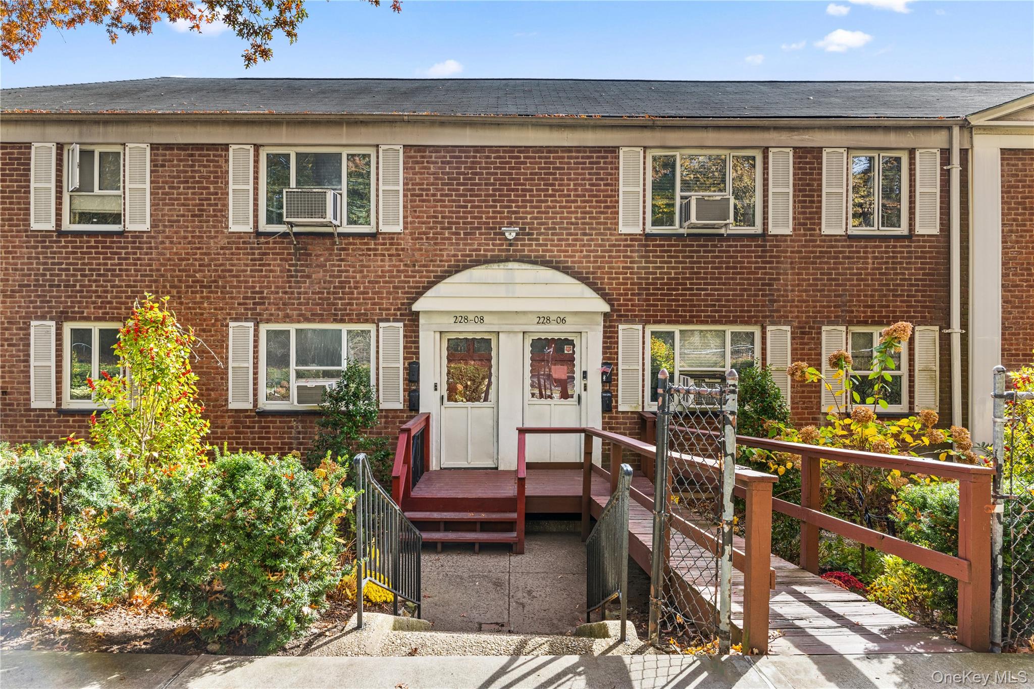228-08 Stronghurst Avenue, Unit Lower