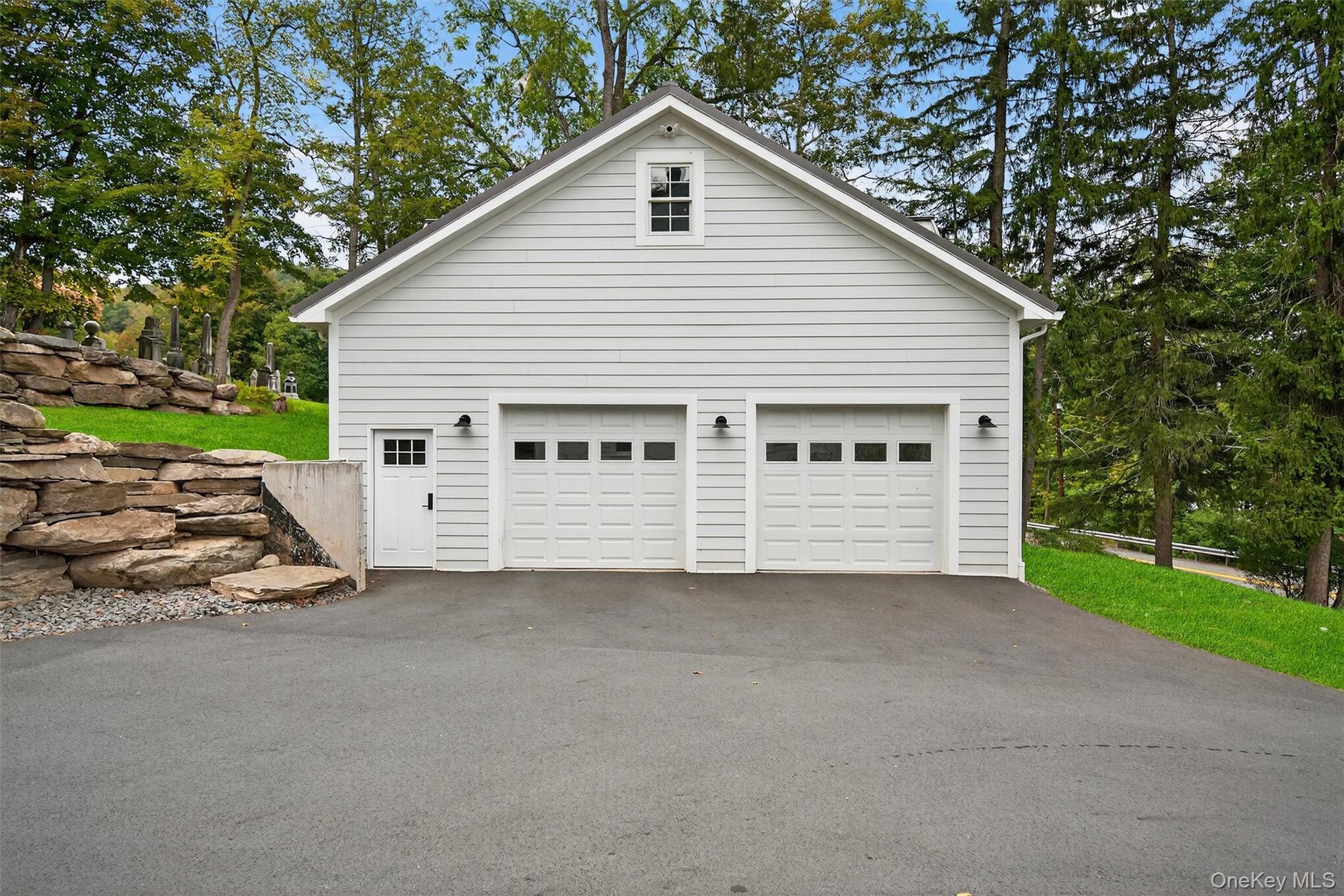 1657 River Road – For Sale photo 3