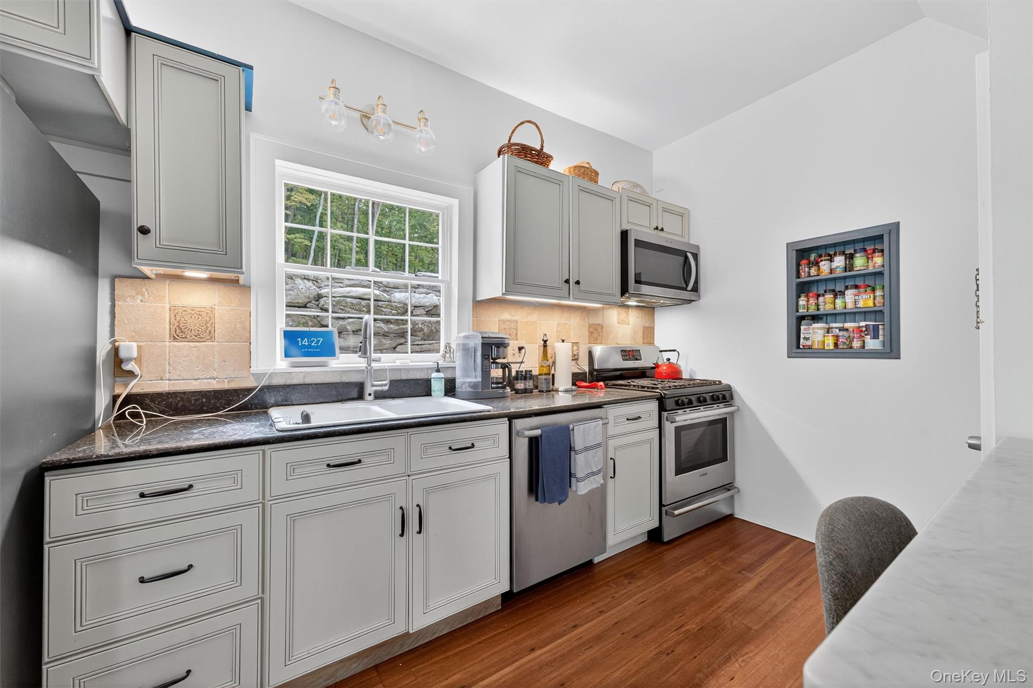 1657 River Road – For Sale photo 18