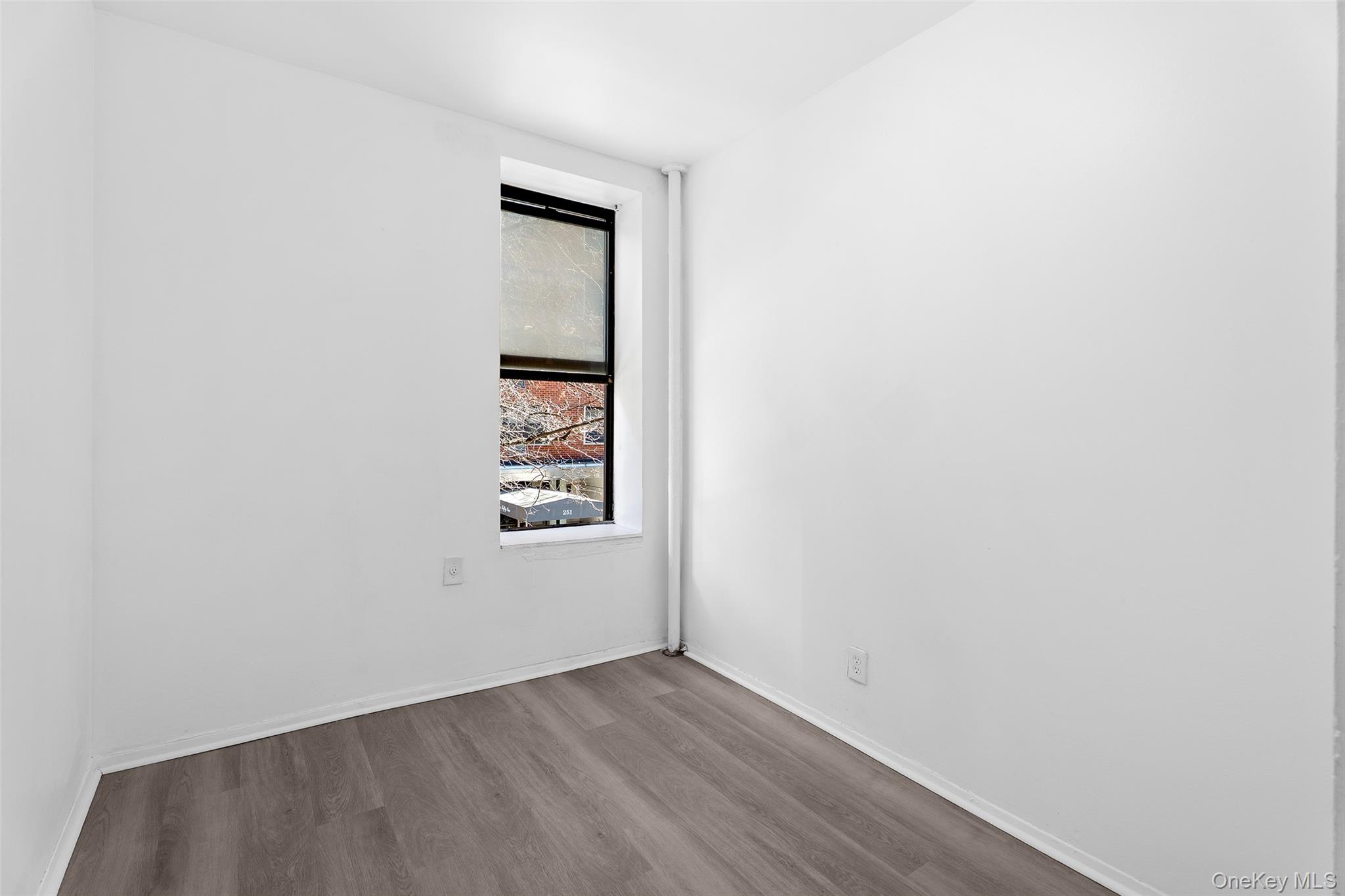 246 E 51st Street, Unit 7 photo 4