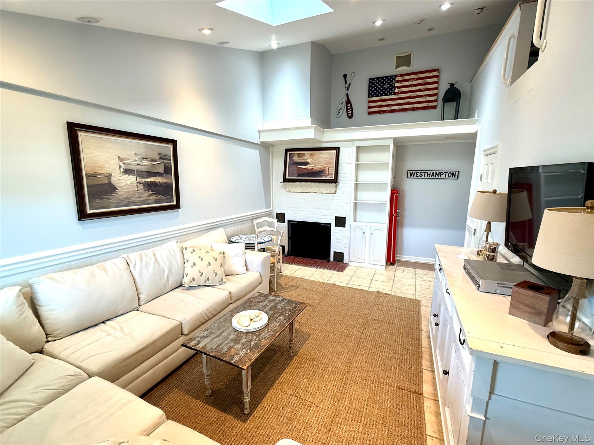 231 Dune Road, Unit 905