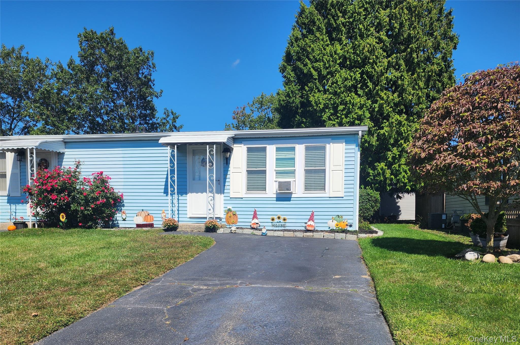 38B Village Circle S – For Sale