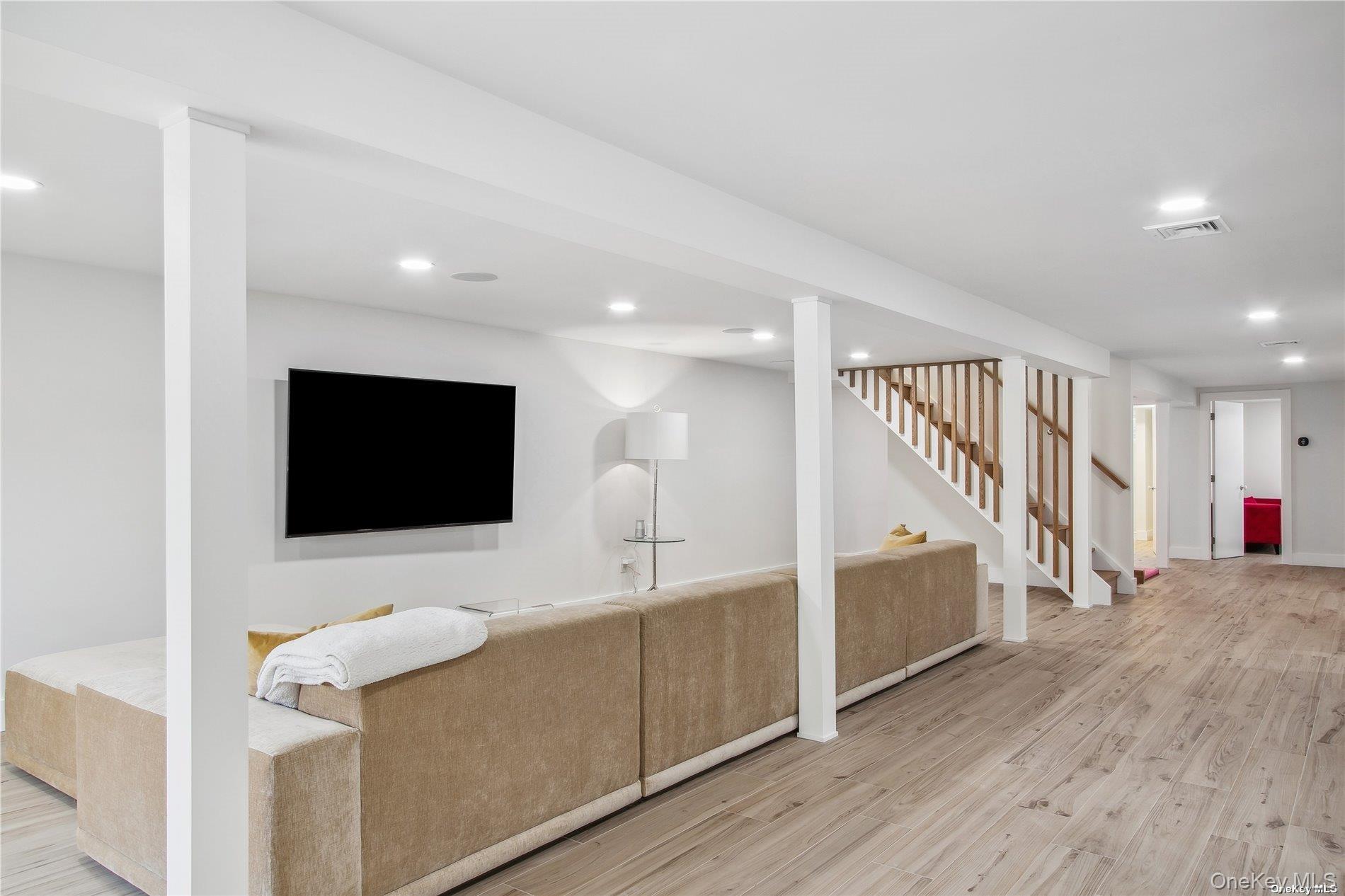 8 Deer Path Path – For Rent photo 15