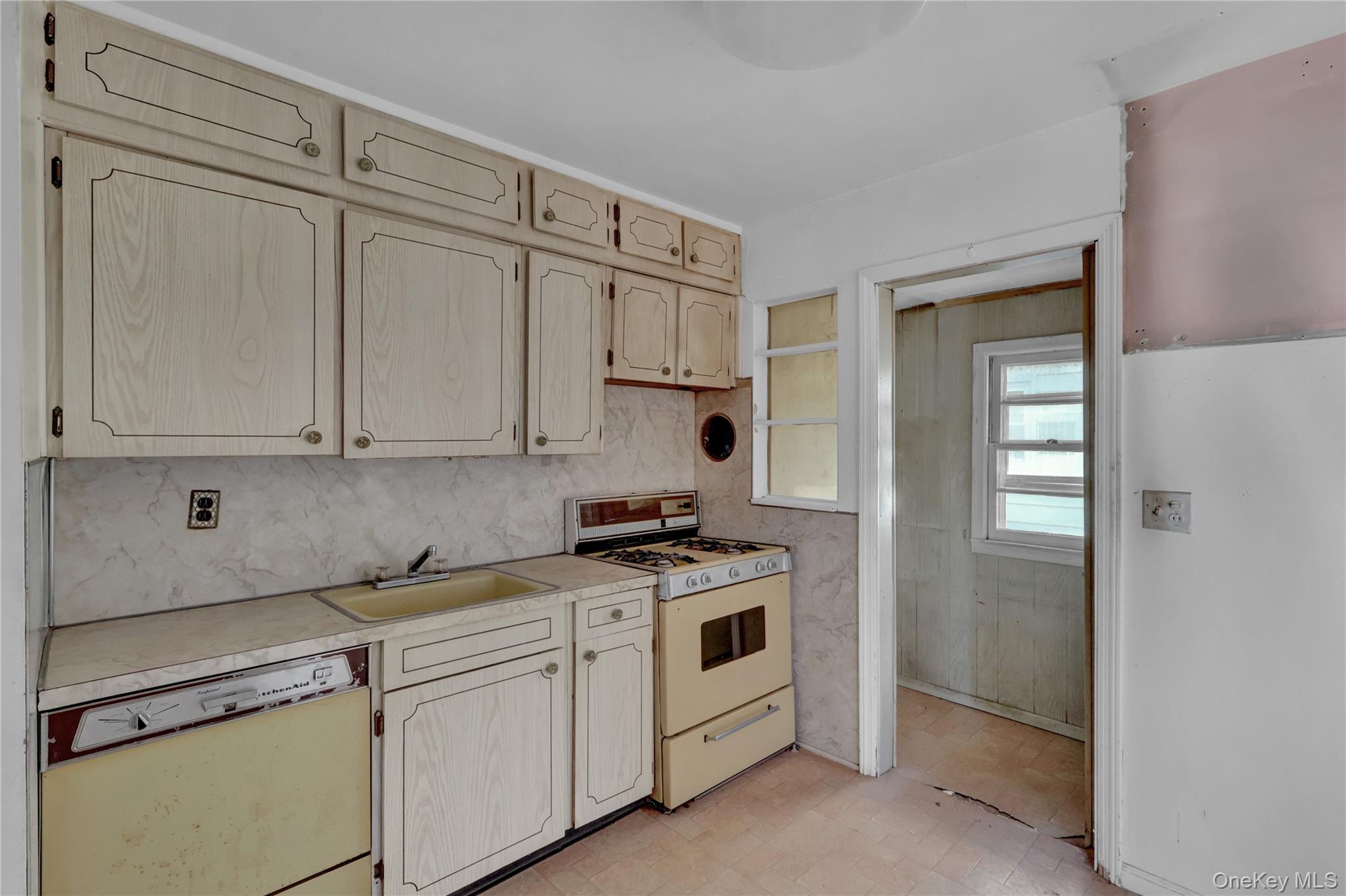 140 Arlington Avenue – For Sale photo 9