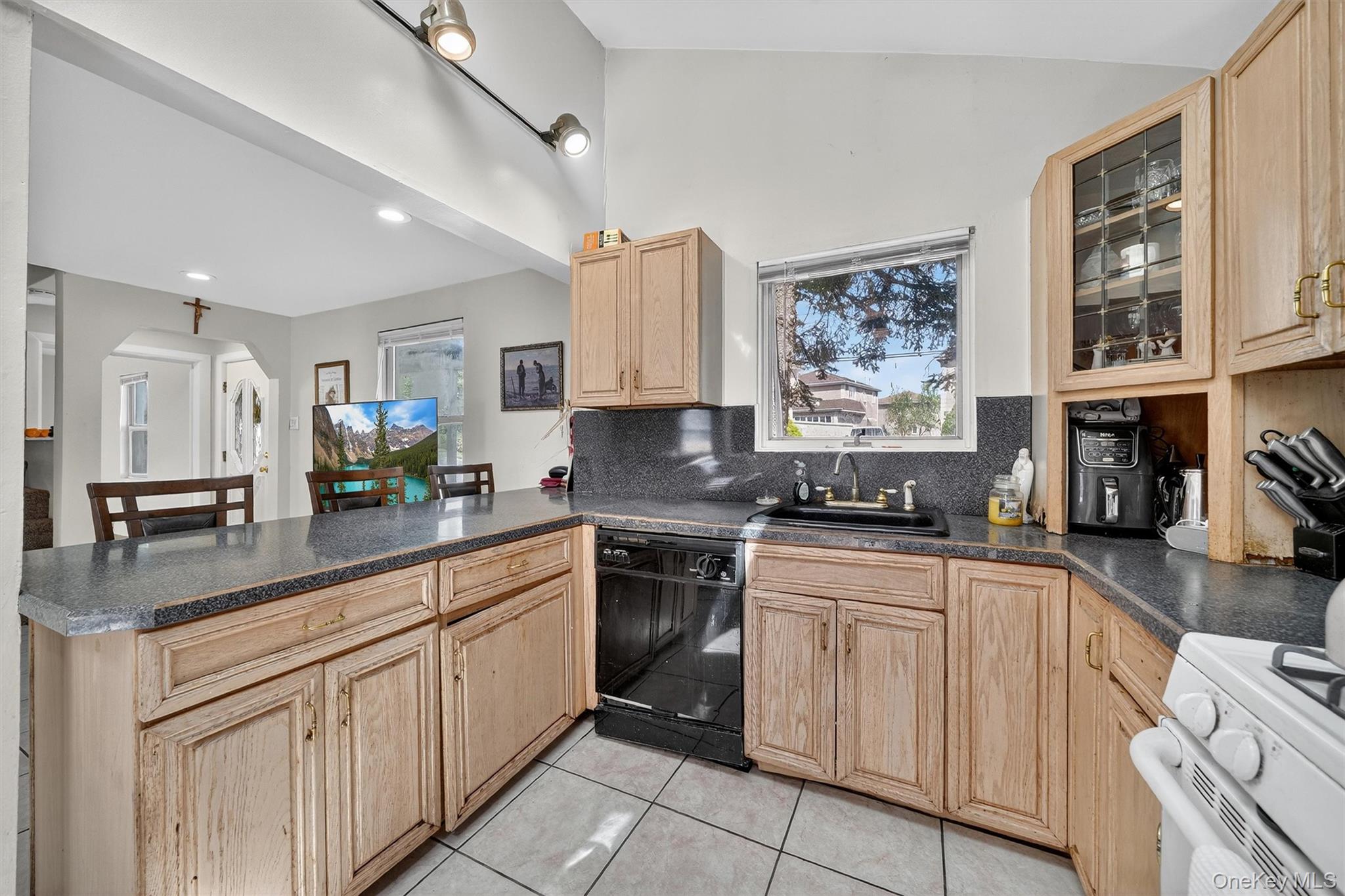 3384 Country Club Road – For Sale photo 15