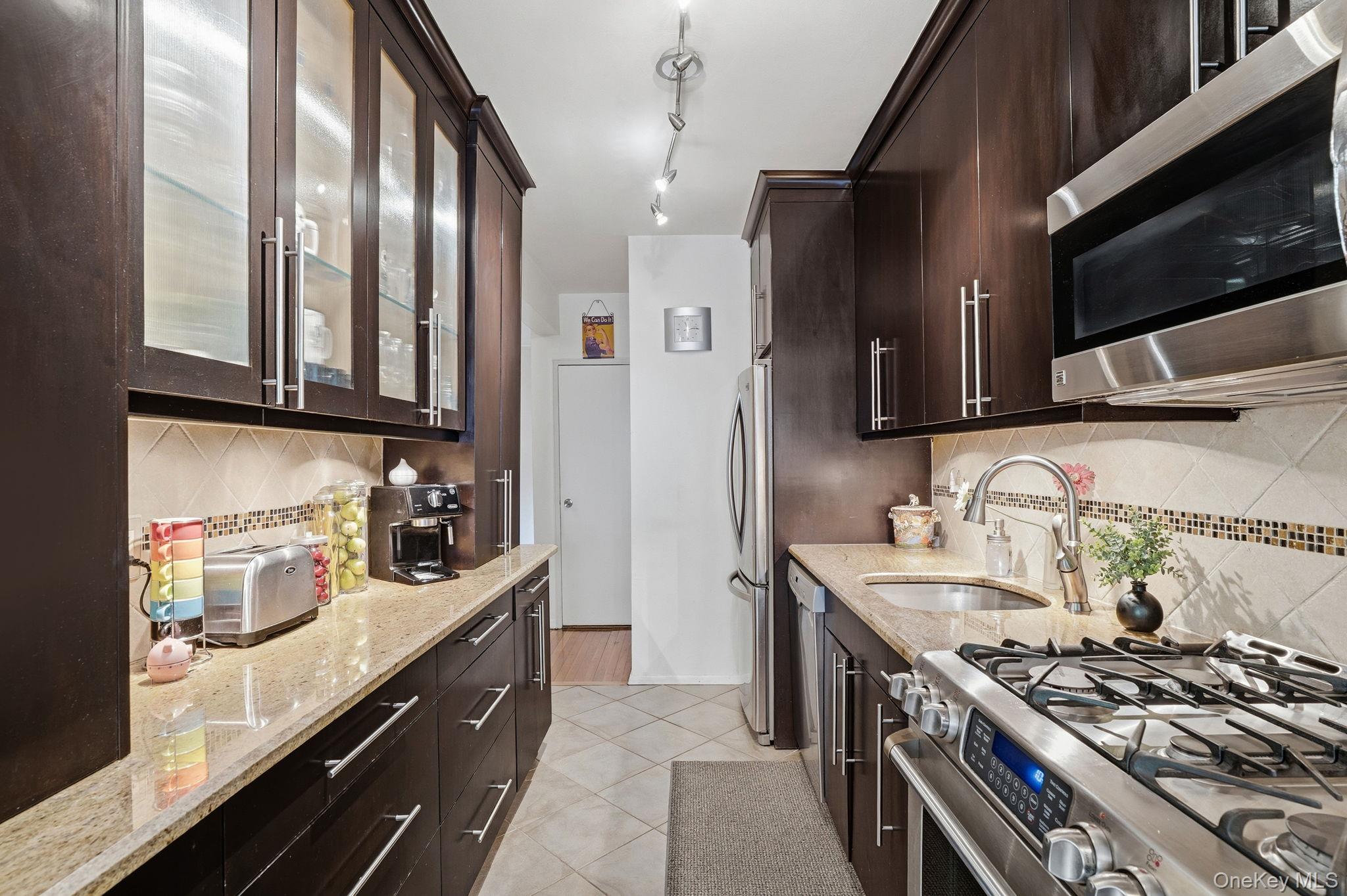 3616 Henry Hudson Pkway N, Unit 3IN photo 18