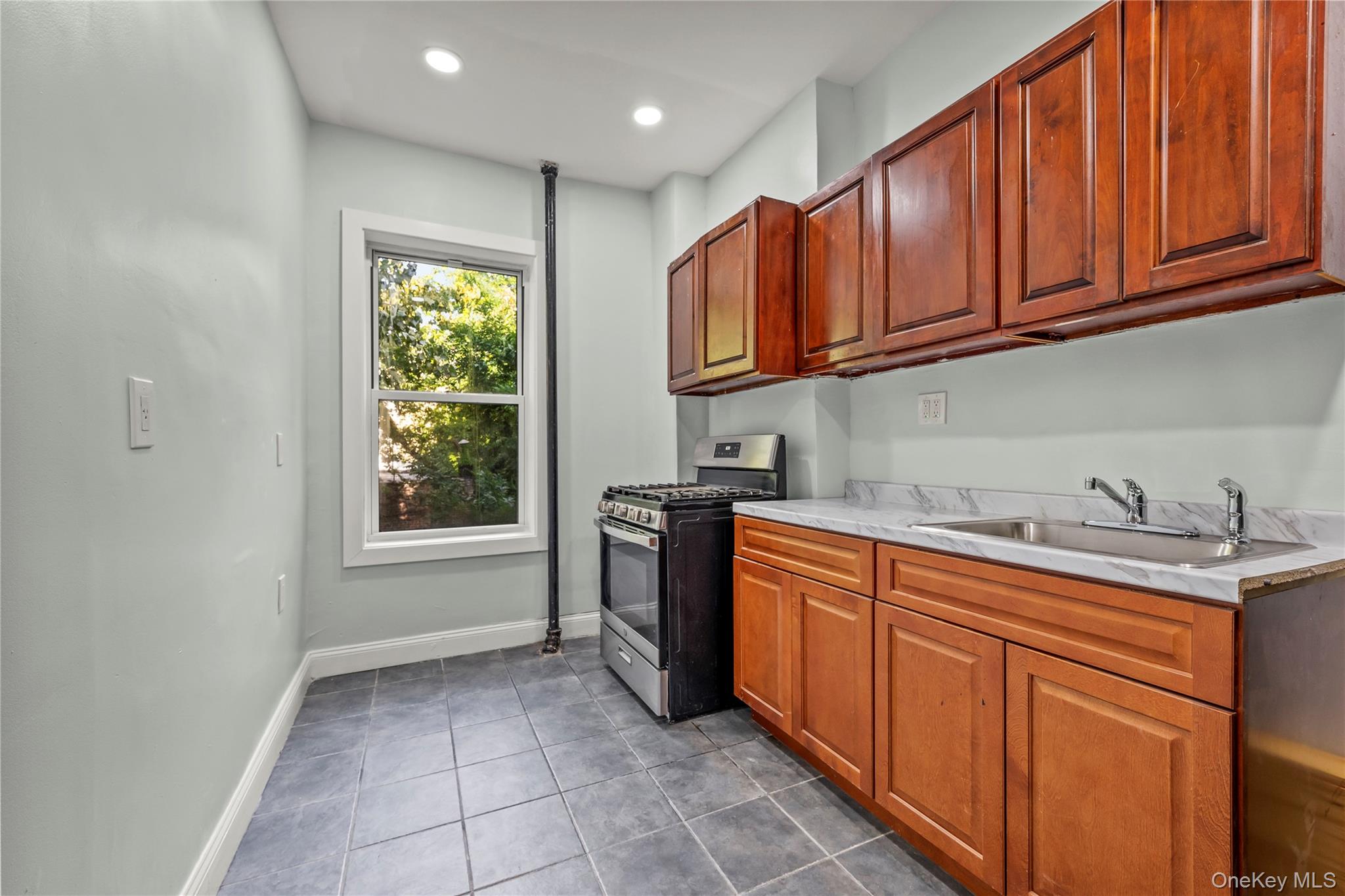 2023 Hughes Avenue – For Sale photo 6